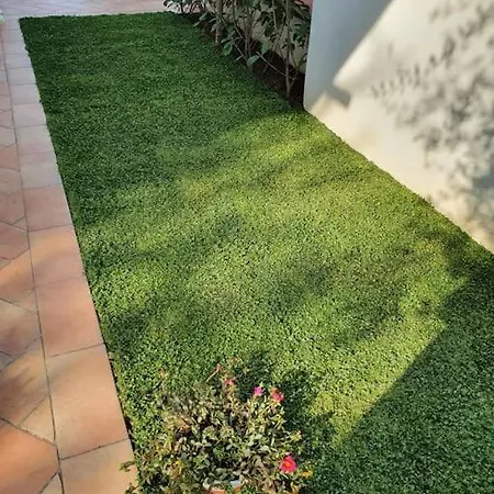 Silvia Smile, Casa Con Giardino A *