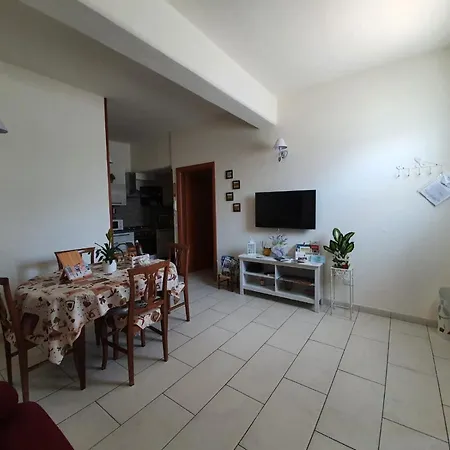 Silvia Smile, Casa Con Giardino A Pistoia